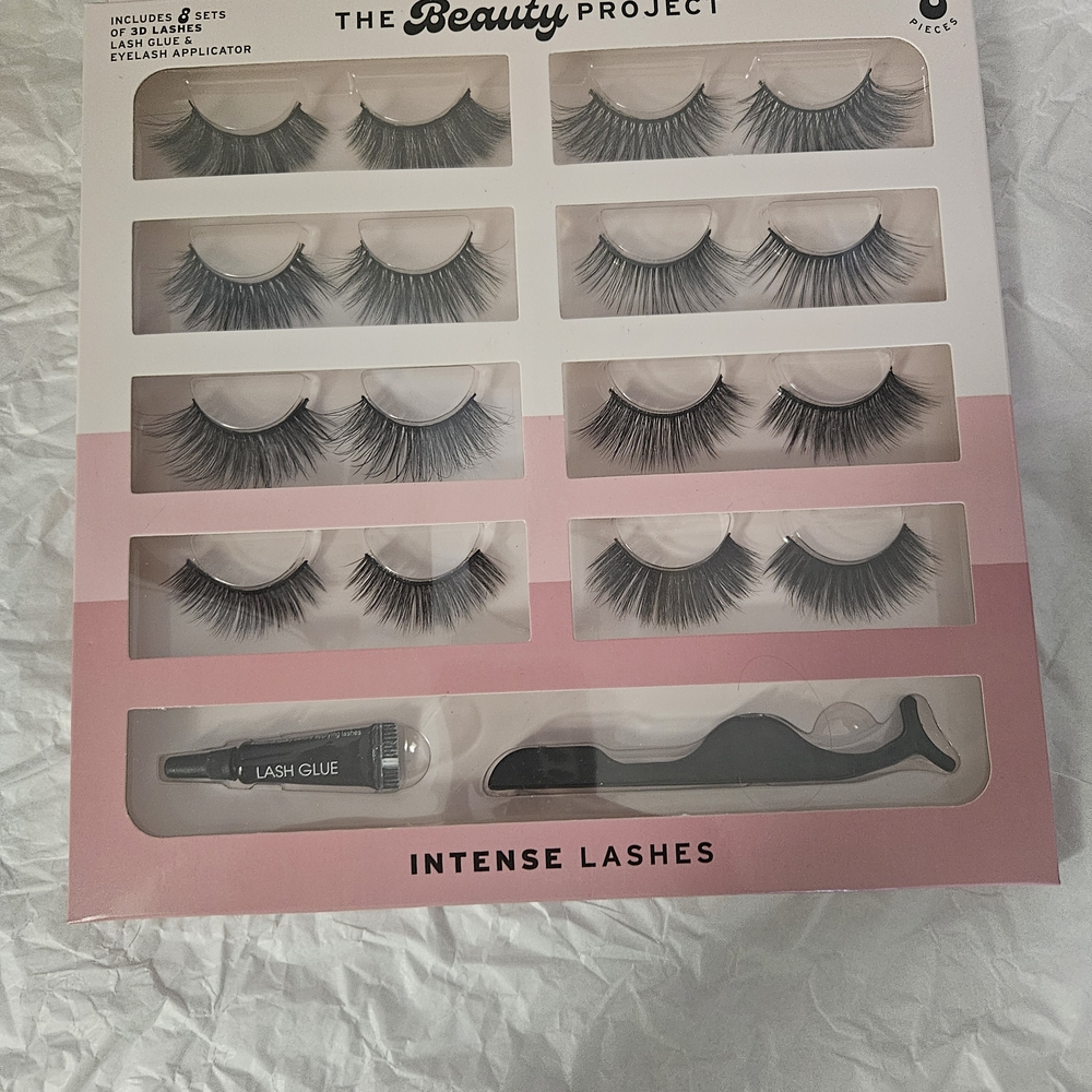 New, Intense Lashes Set Kit 8 pieces - Picture 4 of 5